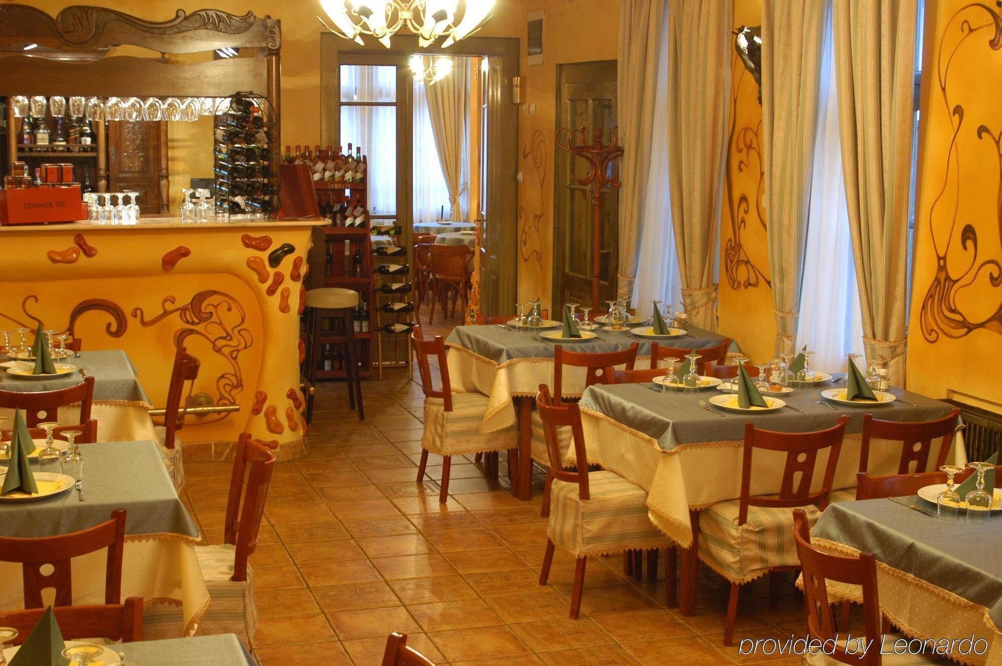 Deja Vu Guesthouse Cluj-Napoca Restaurant photo